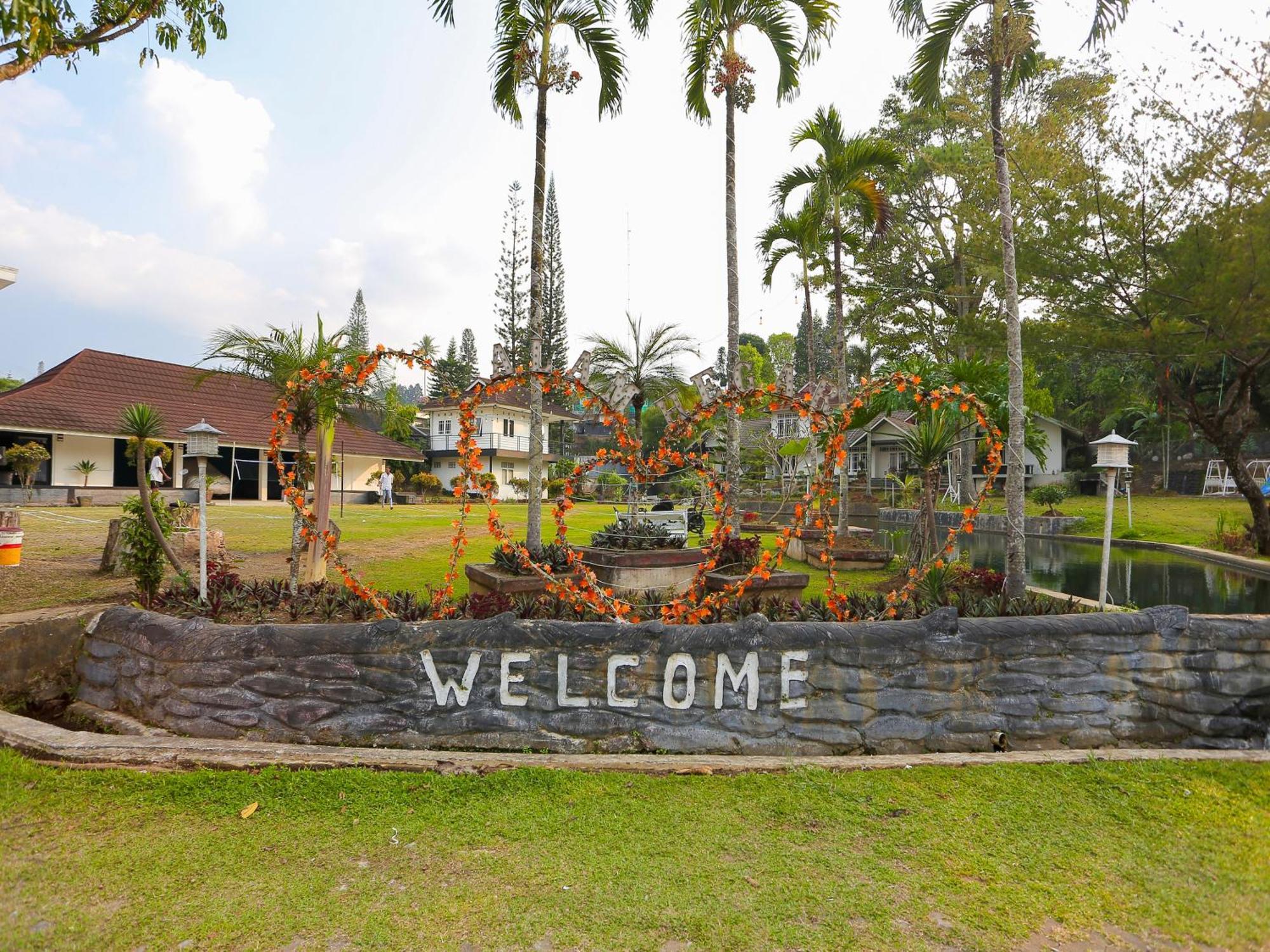 O Puncak Near Taman Safari Hotel